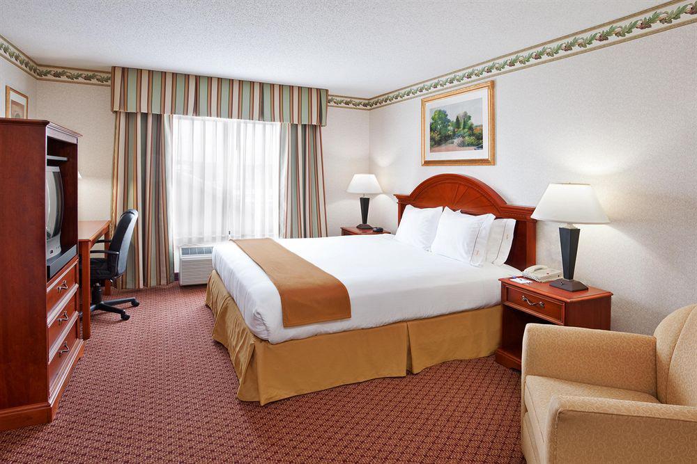 Express & - Sharon-hermitage By Ihg West Middlesex
